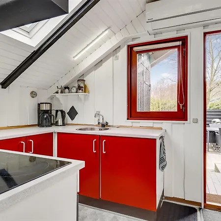 Magnus - 250m To The Fjord By Interhome